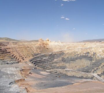 معادن روباز